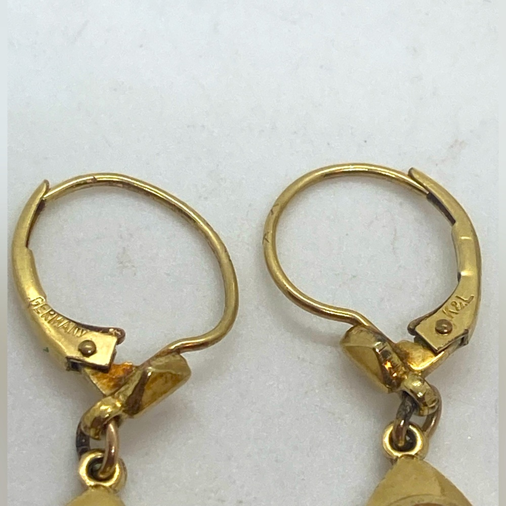 Vtg K&L Germany Kordes & Lichtenfels Gold Tone Marquis Cameo Earrings | 1.2” - Picture 4 of 8